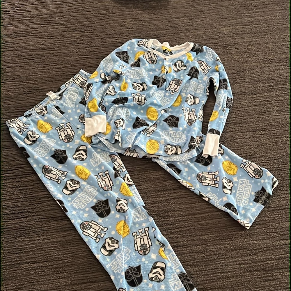 Star Wars size large  sleepwear